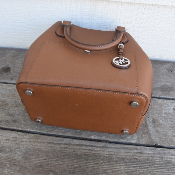 Michael Kors handbag✨ Host Pick🏆🎉🎉🎉🎉🎉🎉 - Picture 6 of 6